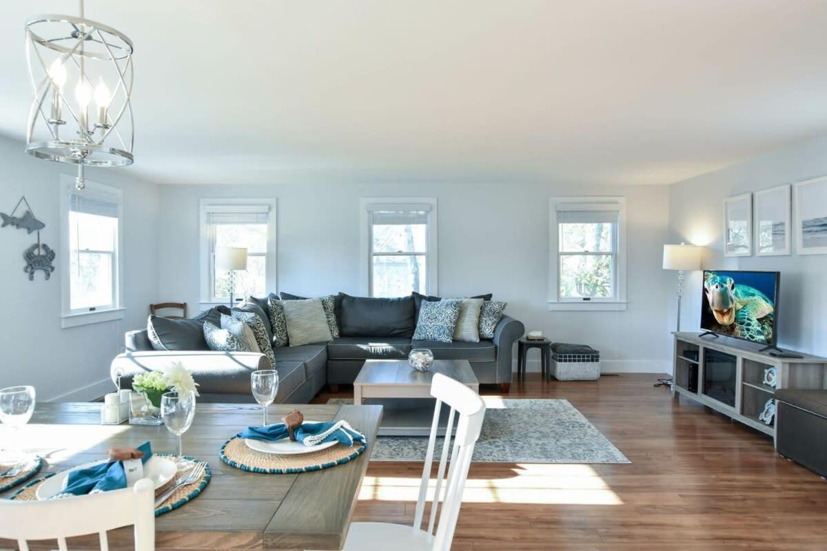 Wrap-Around Porch Mins To Beach Chatham Exterior photo